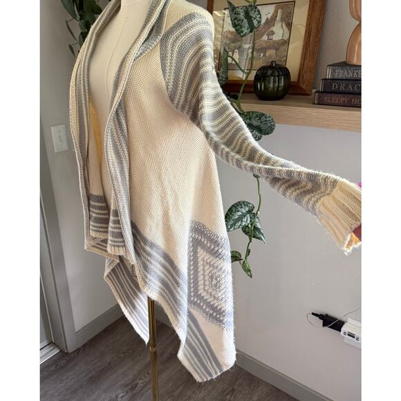 Dreamers Open Front Cardigan Cream Gray Striped Waterfall Hem Aztec Print S/M - Picture 3 of 8